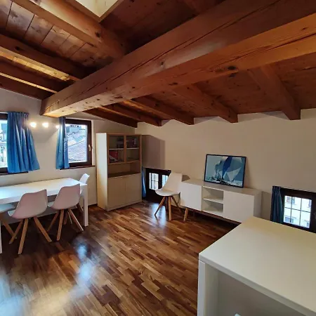 Al Lago Apartment *