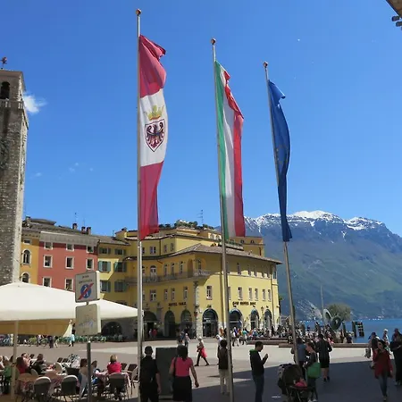 Apartment Al Lago Riva del Garda