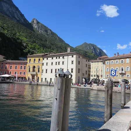Al Lago Apartment Riva del Garda